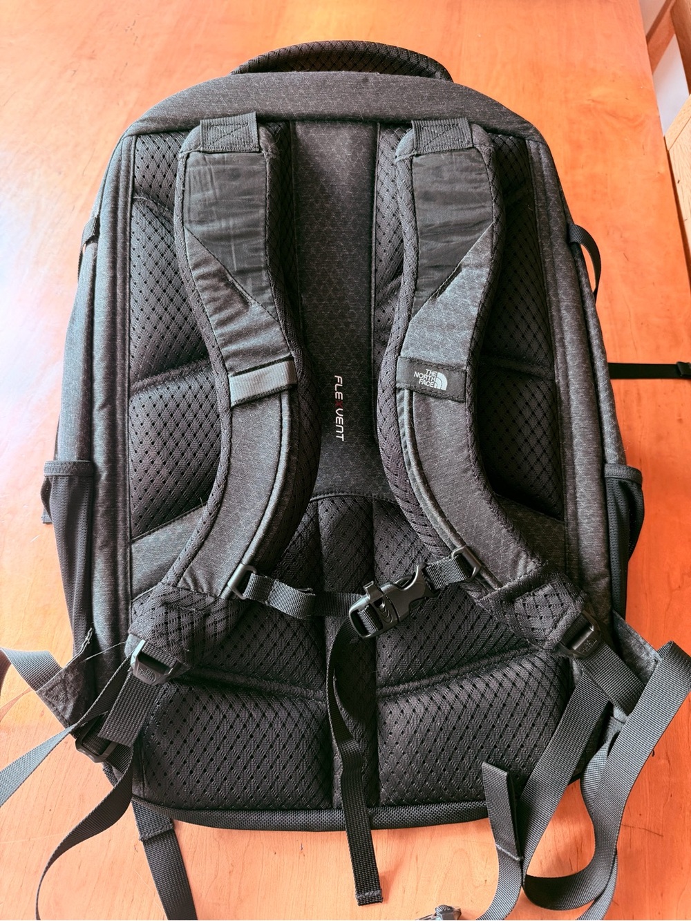 The North Face Recon 30L Backpack - Picture 2 of 9